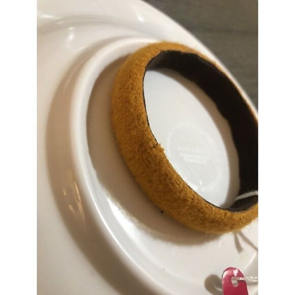 Trendy BAJALIA "SHARADA" FELT Mustard BANGLE Skinny BRACELET India - Picture 2 of 3